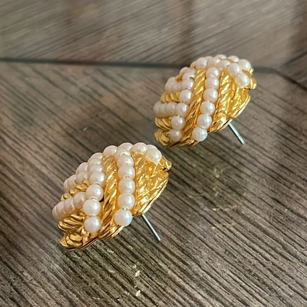 Avon Cirelle Collection Earrings With Surgical Steel Posts Faux Pearls